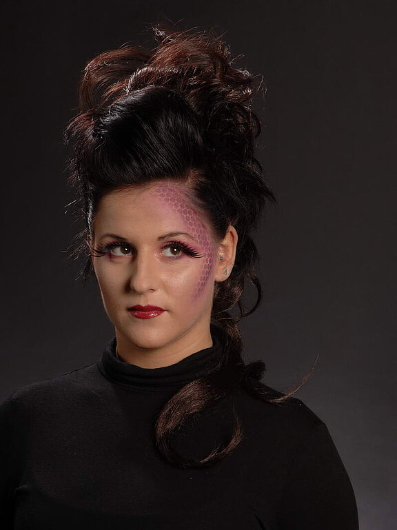 Historische Figur zum Fotoshooting Vorbereitung durch Tatiana Brunzel Diplom Maskenbildnerin aus Berlin Historische Figur zum Fotoshooting Vorbereitung durch Tatiana Brunzel Diplom Maskenbildnerin aus Berlin